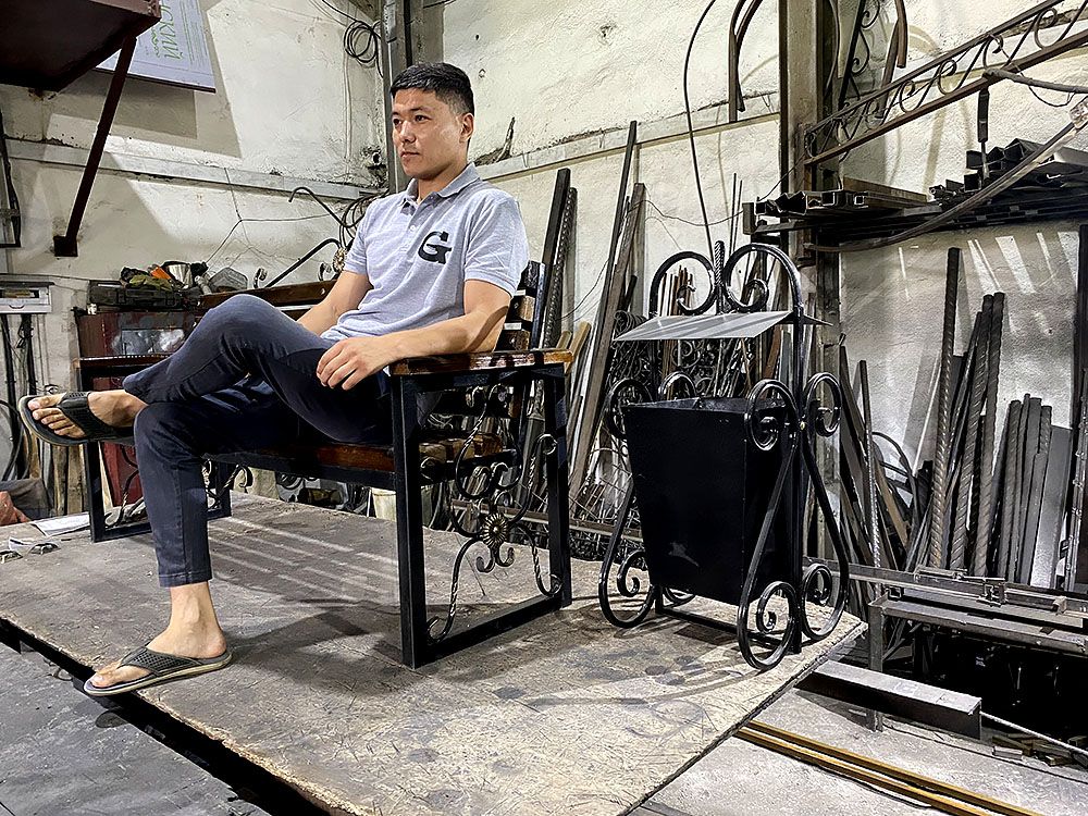 Кованые лавочки, качели