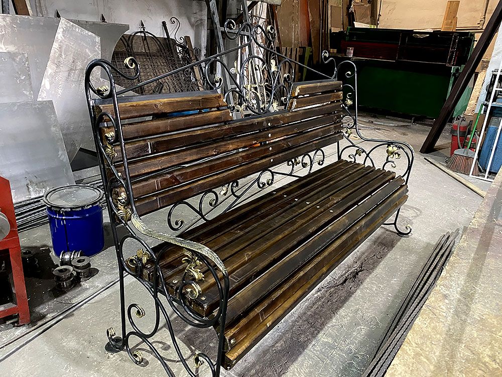 Кованые лавочки, качели